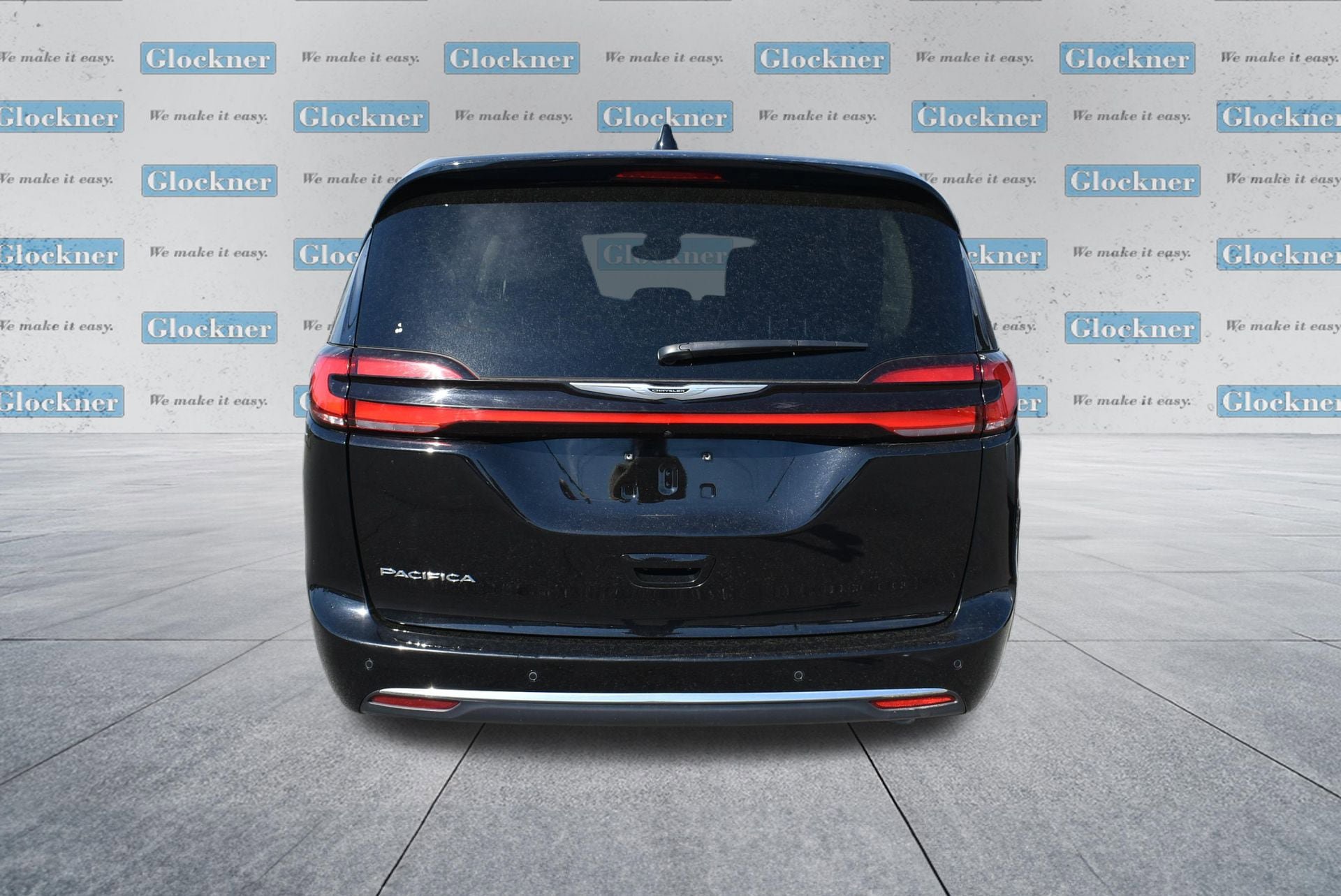 Used 2024 Chrysler Pacifica Touring-L FWD image 7