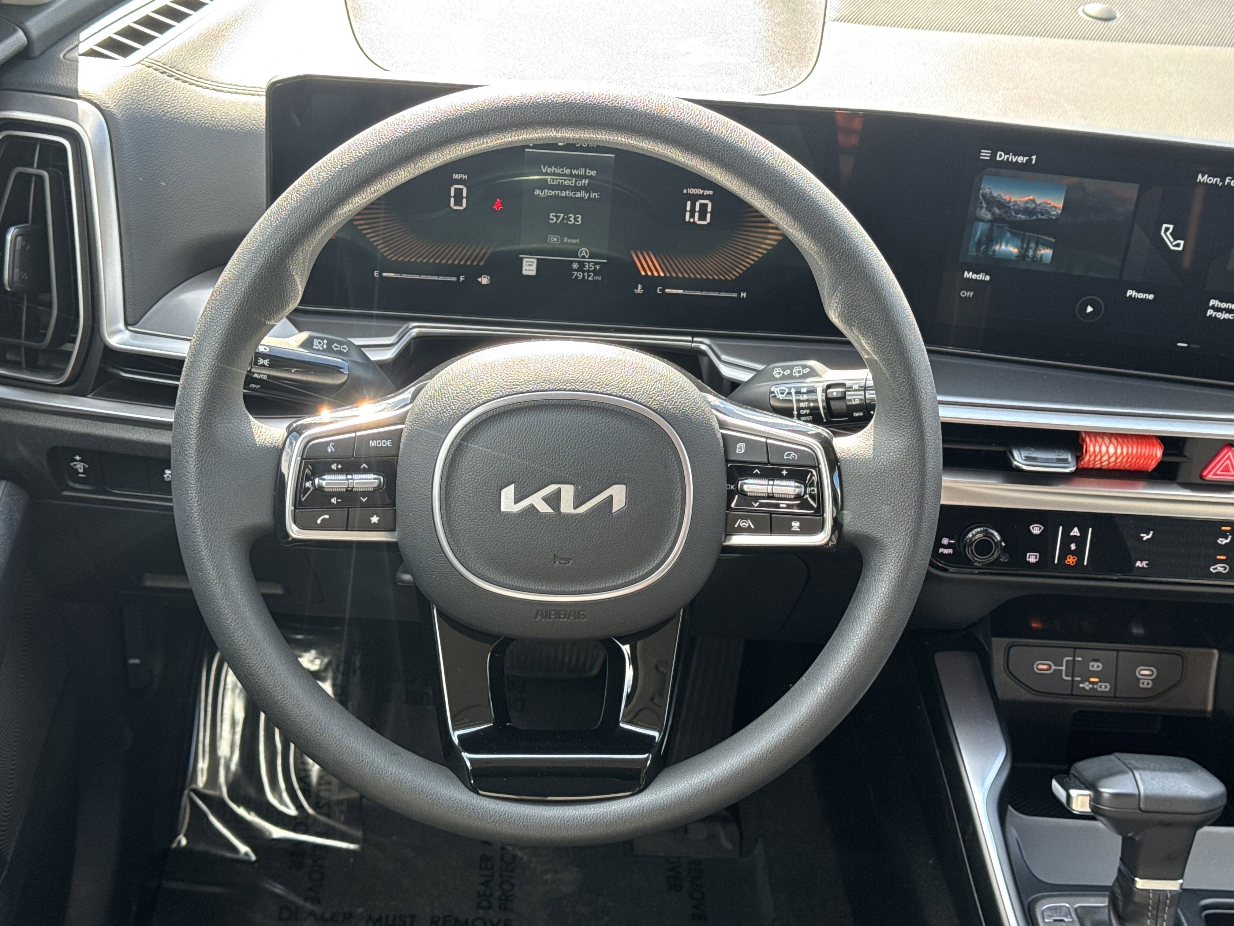 Certified 2025 Kia Sorento LX image 23