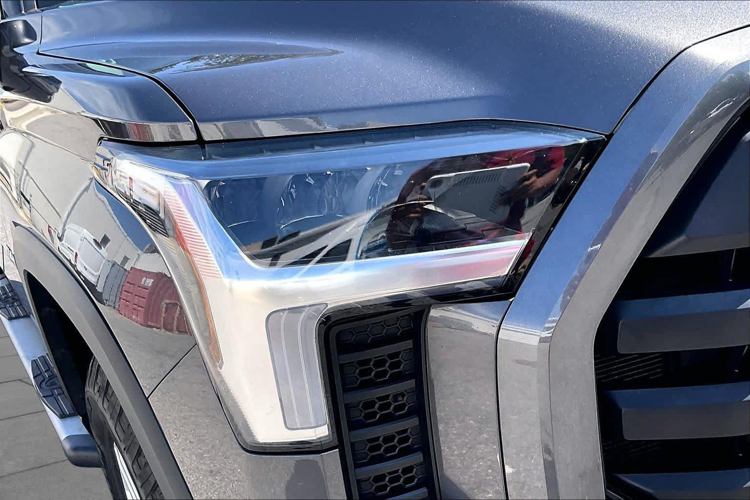Used 2023 Toyota Tundra SR5 w/ SR5 Premium Package AWD/4WD image 27