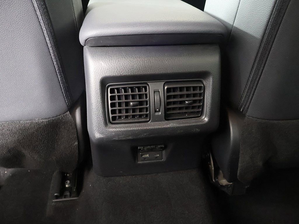 Used 2025 Toyota Camry SE FWD image 43
