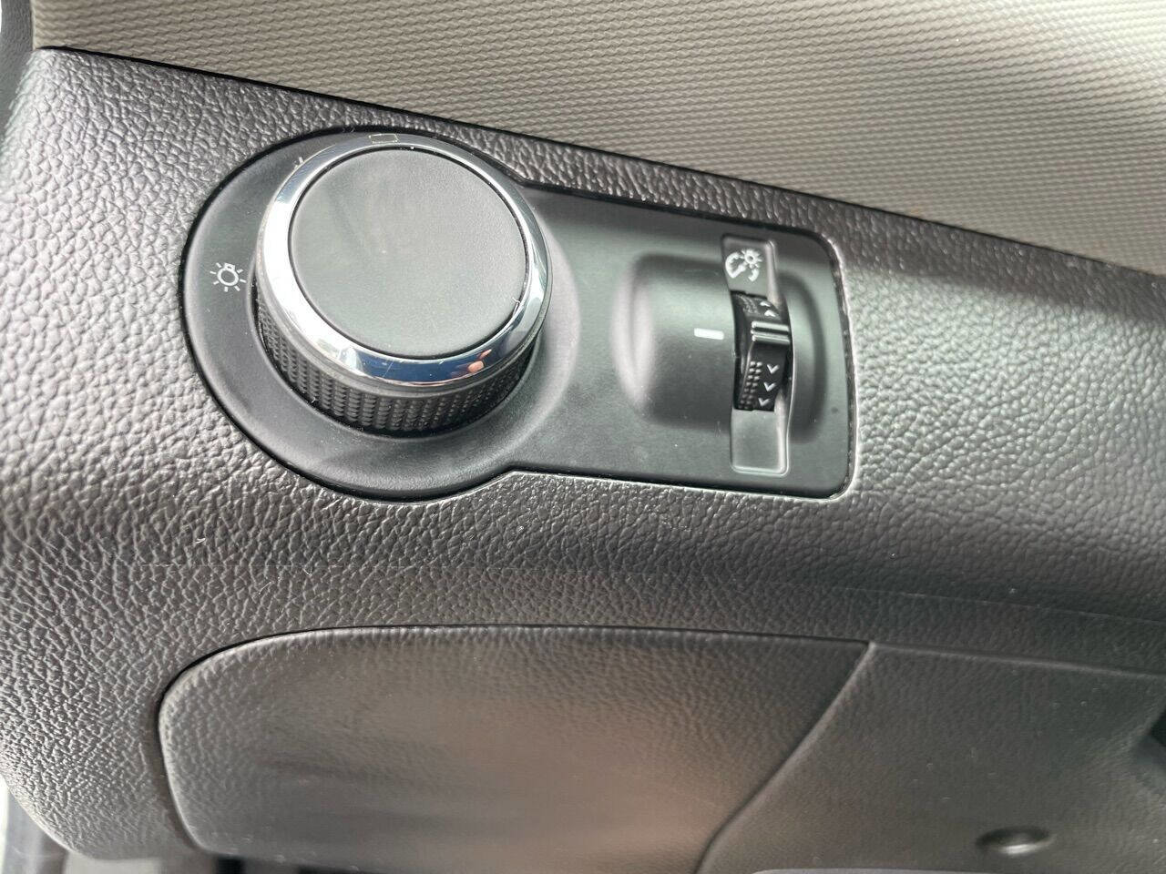 Used 2016 Chevrolet Sonic LT image 16