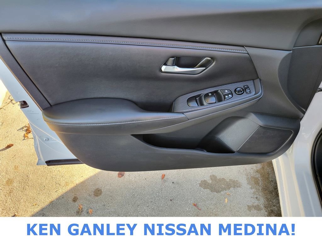 Used 2022 Nissan Sentra SV image 36