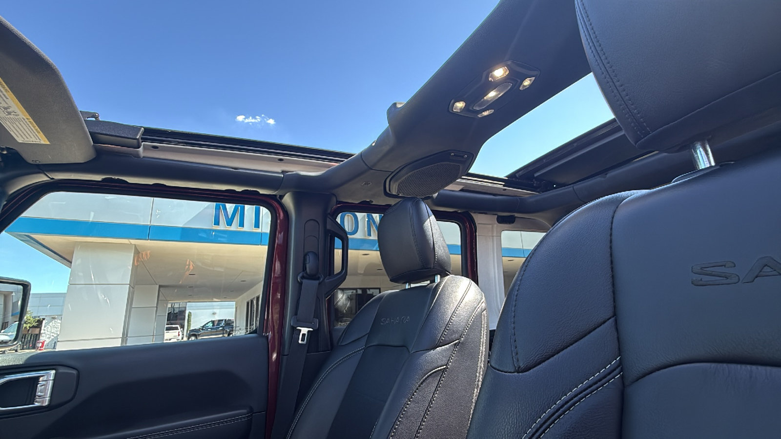 Used 2022 Jeep Wrangler Unlimited Sahara w/ Cold Weather Group AWD/4WD image 29