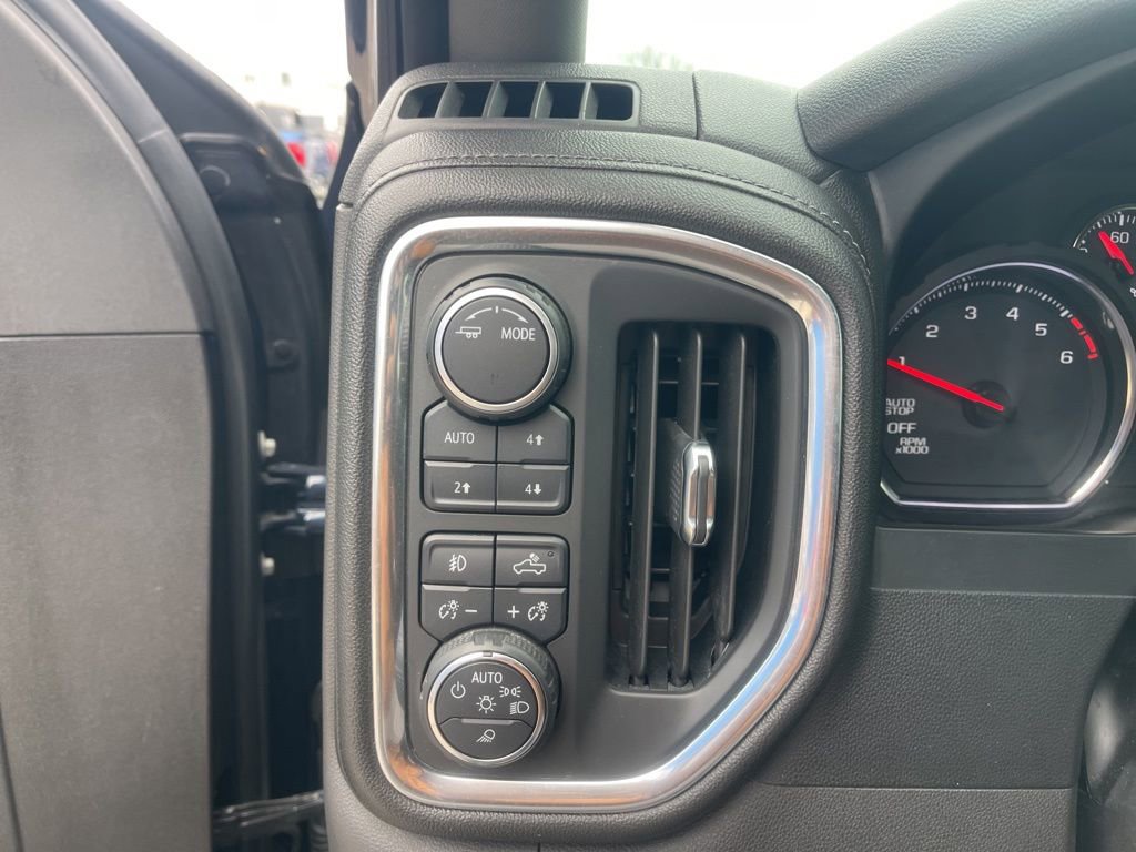 Used 2020 Chevrolet Silverado 1500 RST image 24