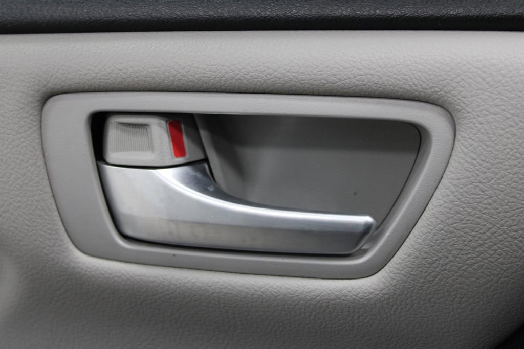 Used 2017 Toyota Camry LE image 33