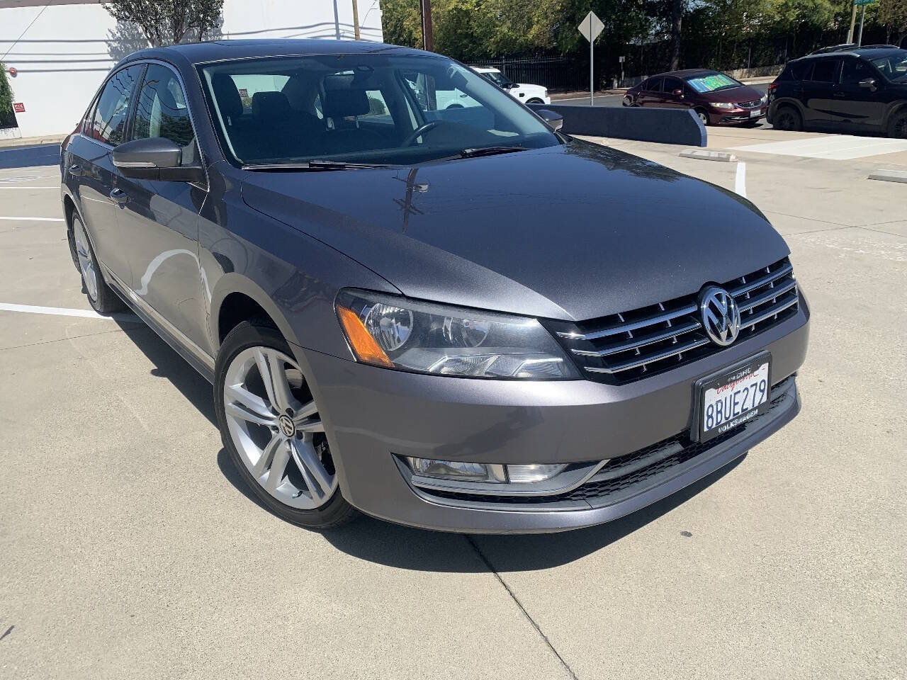 Used 2014 Volkswagen Passat TDI SEL Premium FWD image 4