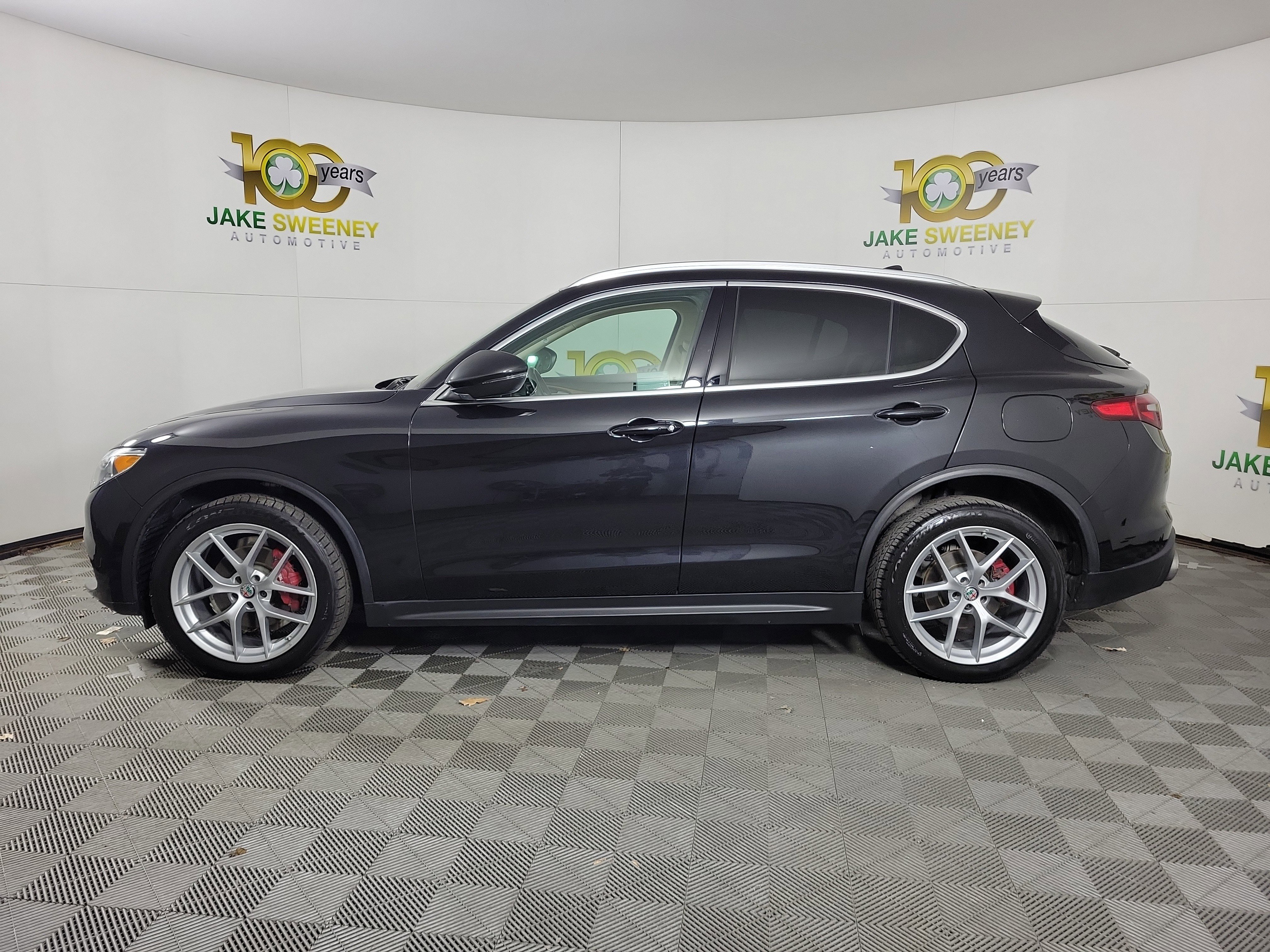 Used 2019 Alfa Romeo Stelvio Ti Lusso w/ Quick Order Package 22X Lusso image 4