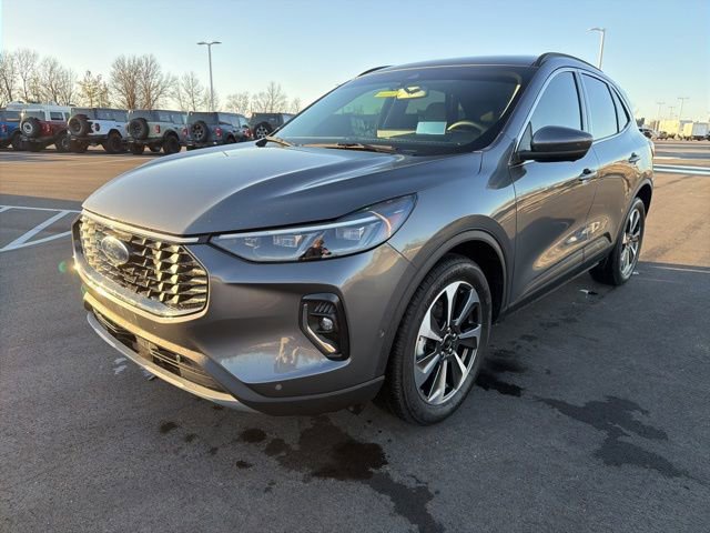 Certified 2023 Ford Escape Platinum w/ Premium Technology Package image 2