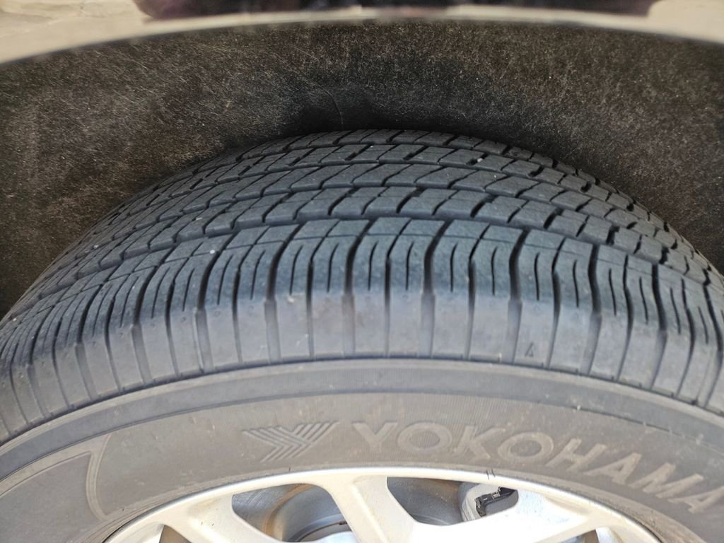 Used 2025 Chrysler Pacifica Select image 27