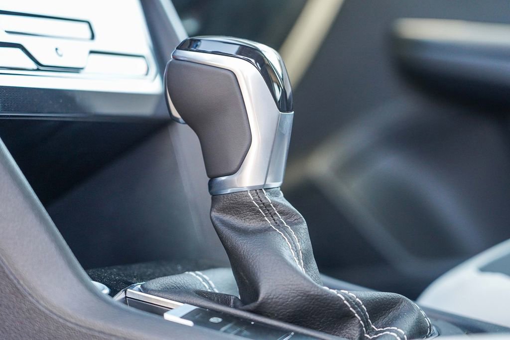 New 2025 Volkswagen Taos SE image 32