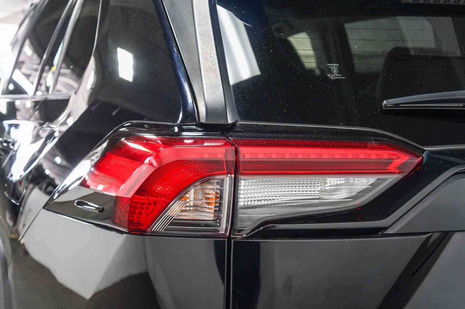 Certified 2019 Toyota RAV4 LE w/ Carpet Mat Package FWD image 10