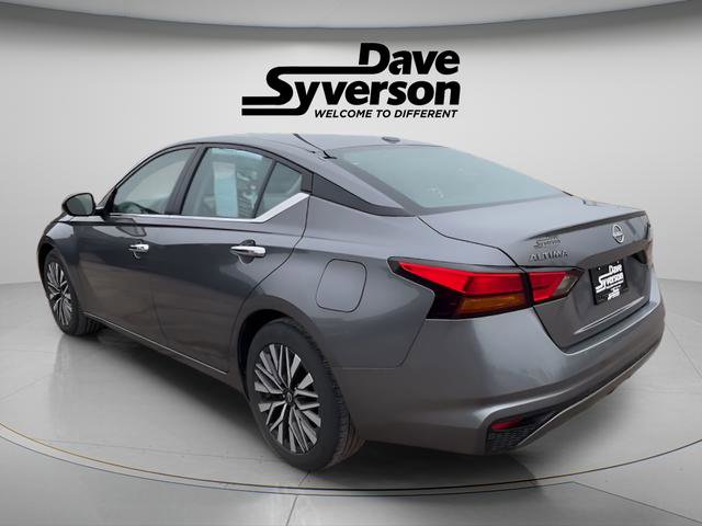 Used 2024 Nissan Altima 2.5 SV FWD image 7