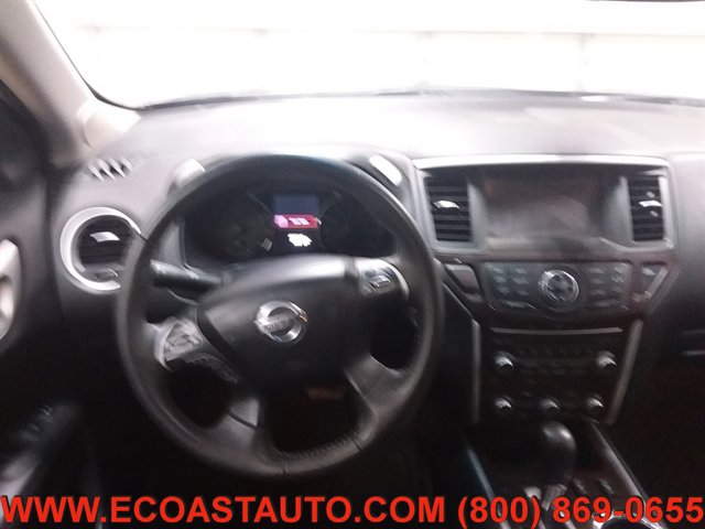 Used 2014 Nissan Pathfinder SL w/ SL Tech Package FWD image 11