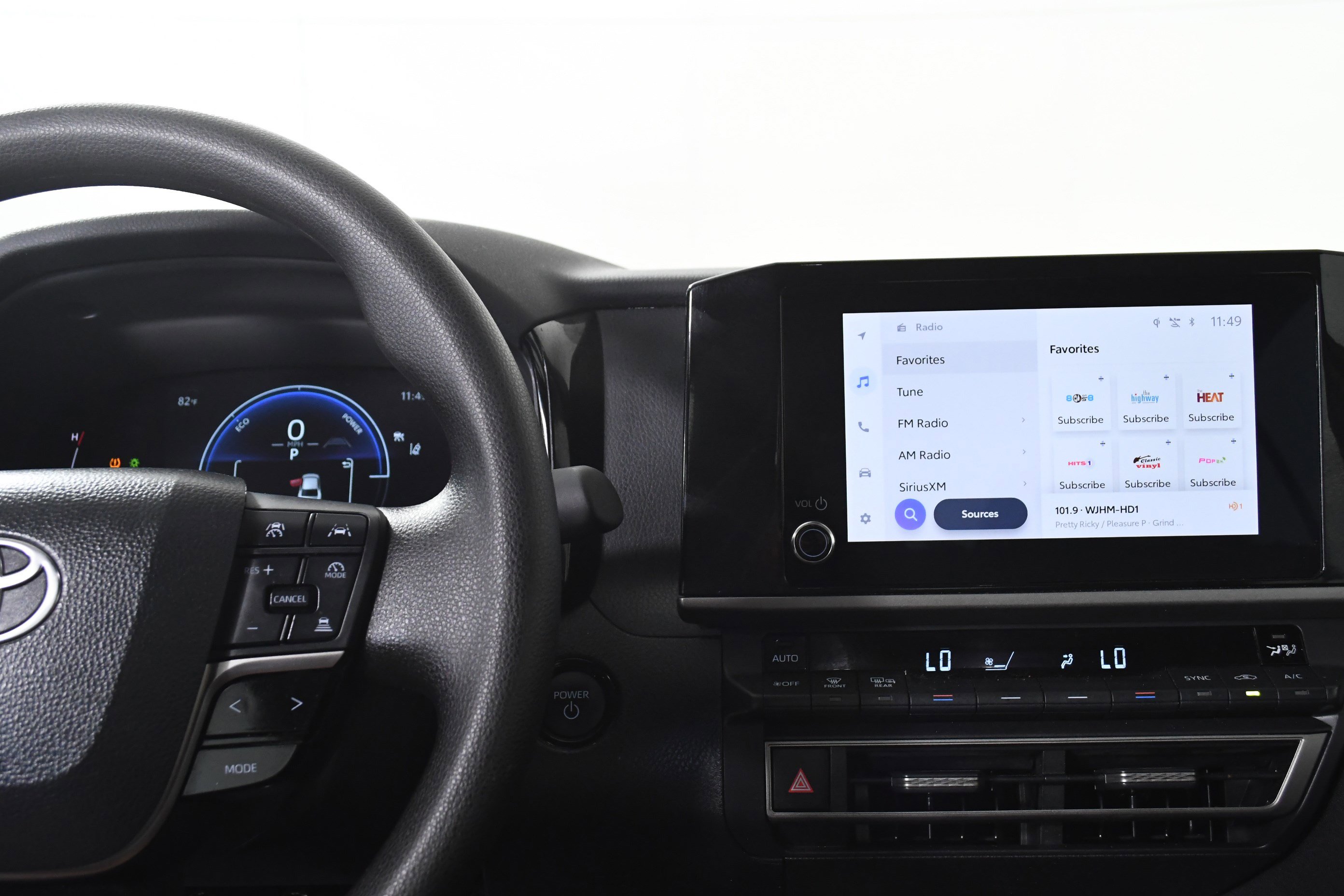 Used 2025 Toyota Camry LE image 16