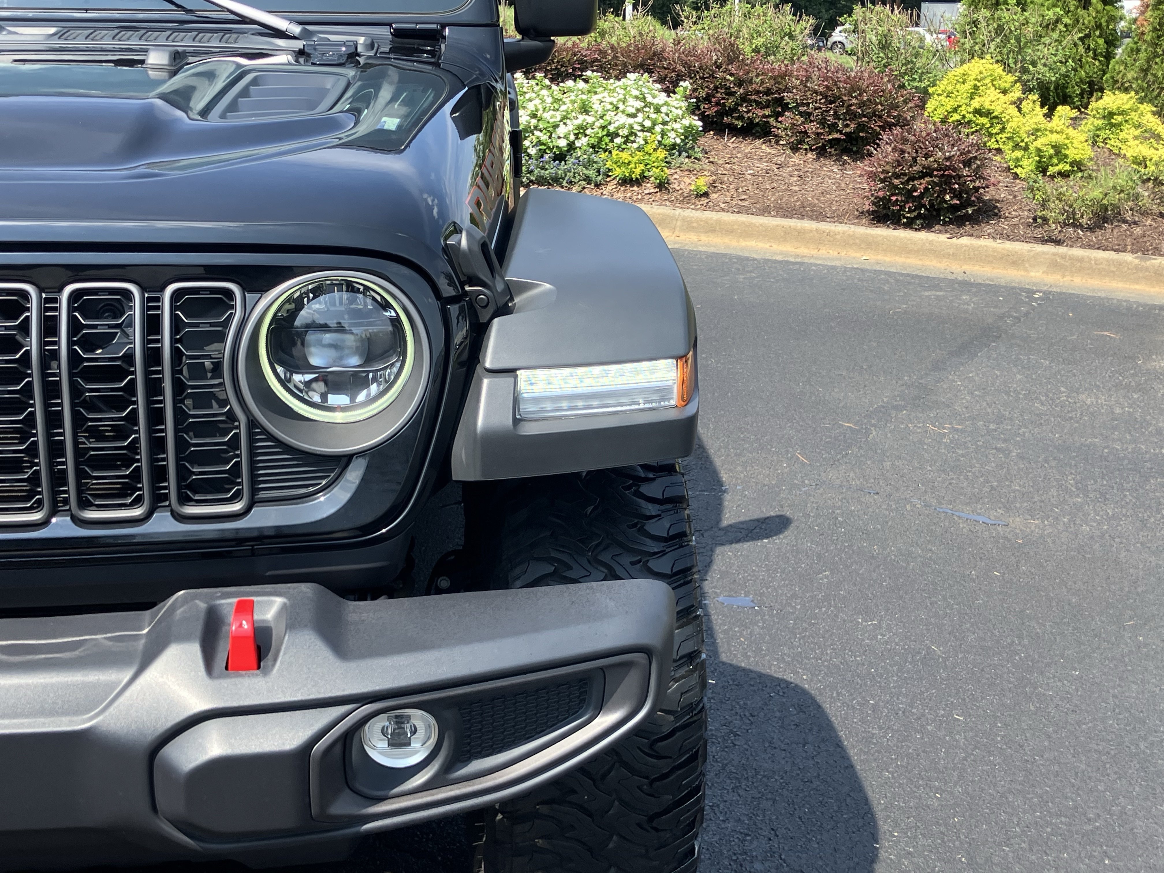 Used 2025 Jeep Wrangler Unlimited Rubicon AWD/4WD image 5