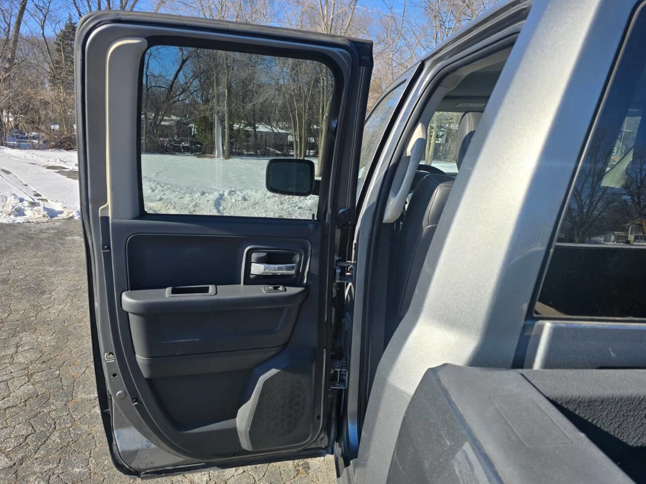 Used 2011 RAM 1500 Sport w/ Remote Start & Security Group image 10