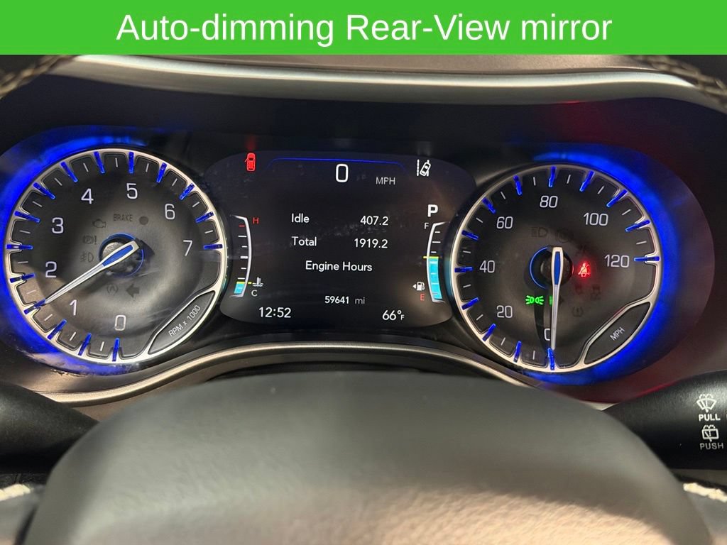 Used 2025 Chrysler Pacifica Select FWD image 38