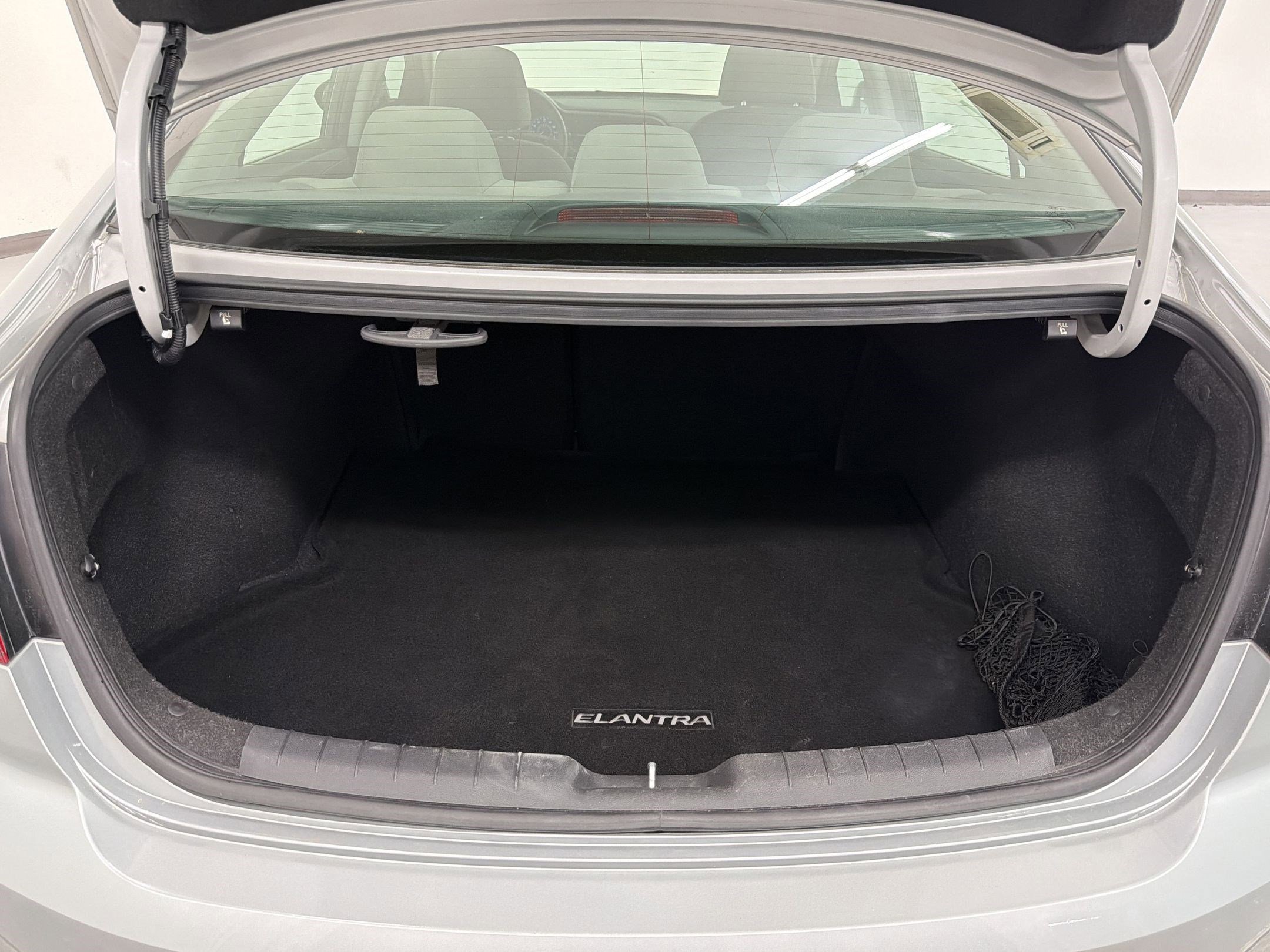 Used 2020 Hyundai Elantra SE w/ Cargo Package (C1) image 30