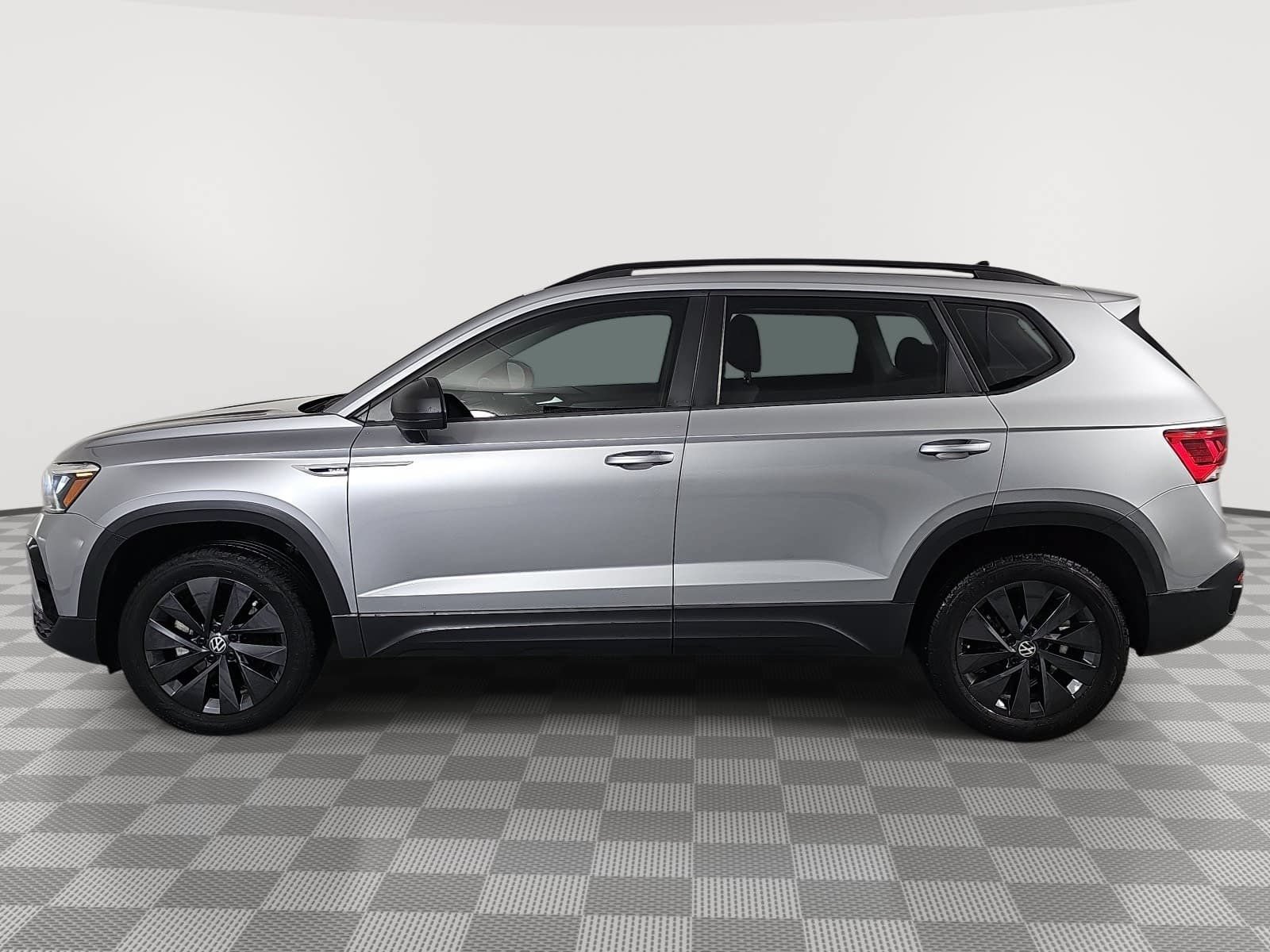 Used 2023 Volkswagen Taos S FWD image 5