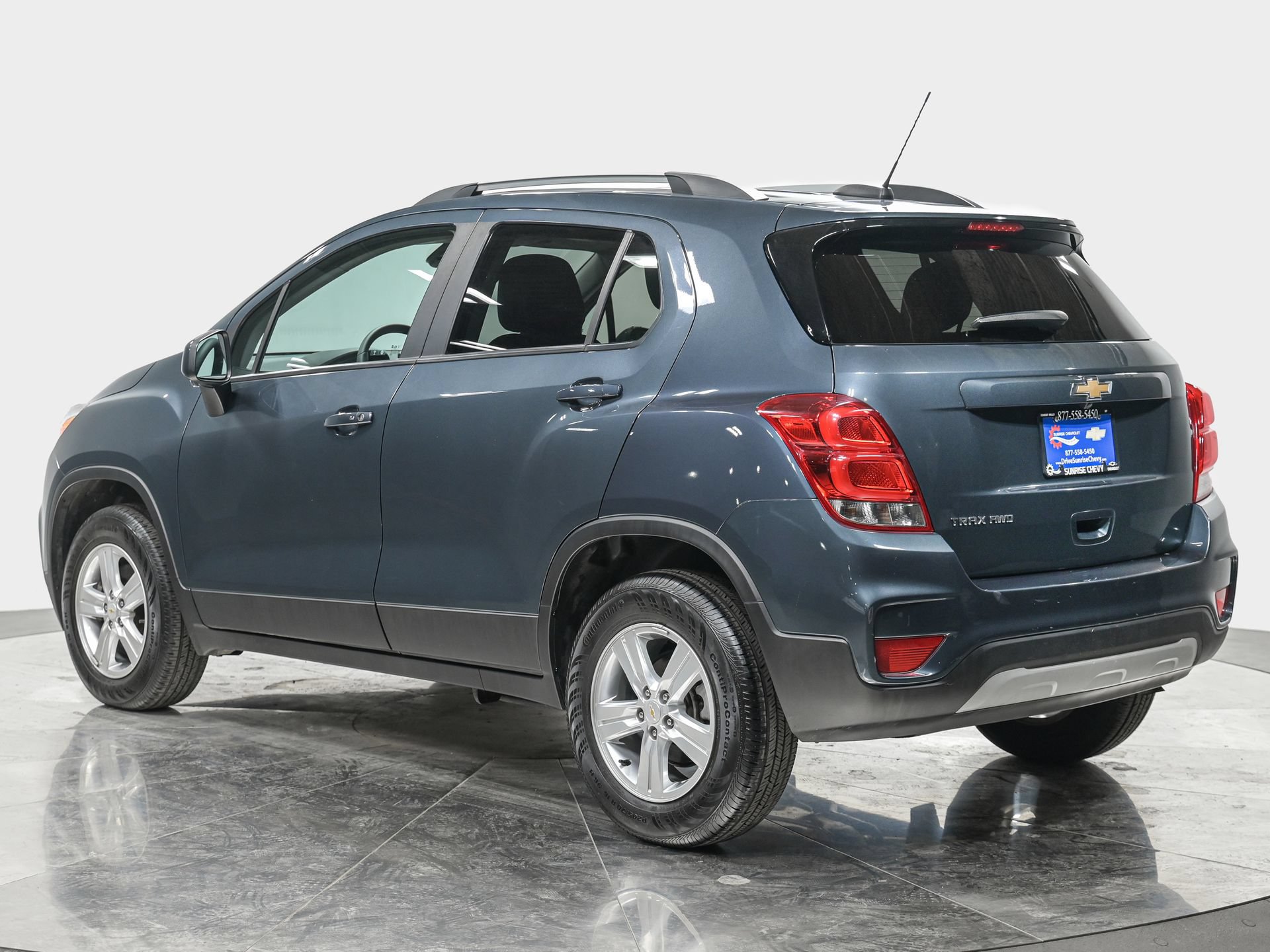 Used 2022 Chevrolet Trax LT w/ LT Convenience Package AWD/4WD image 4