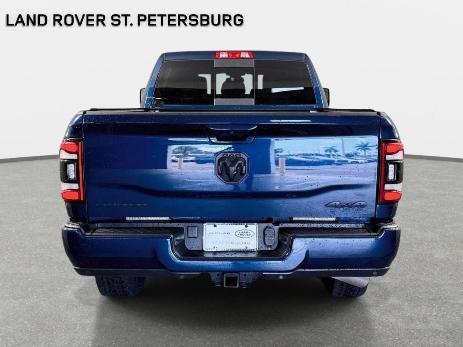 Used 2023 RAM 2500 Limited w/ Night Edition AWD/4WD image 6
