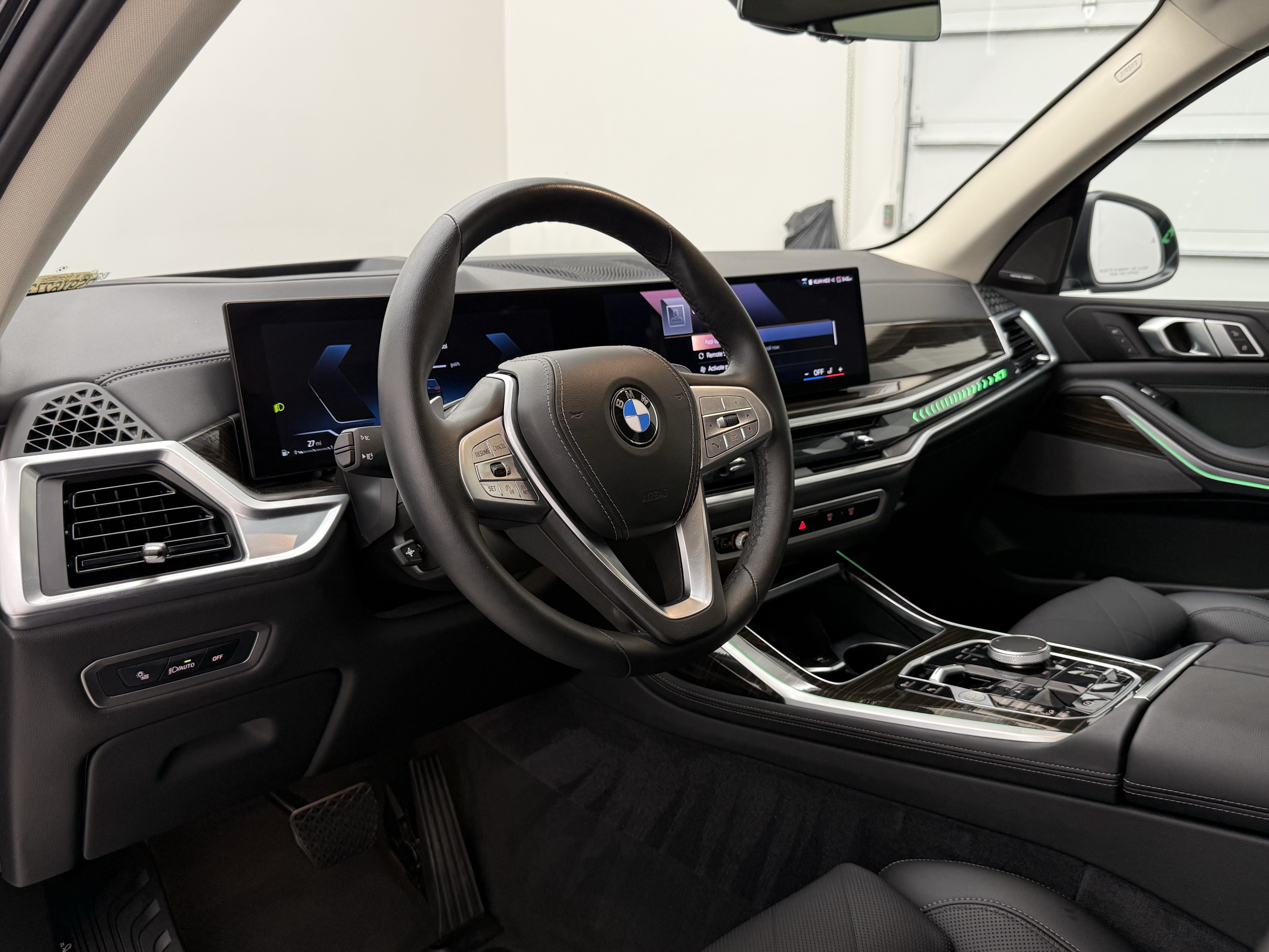 Used 2025 BMW X7 xDrive40i w/ Premium Package AWD/4WD image 14