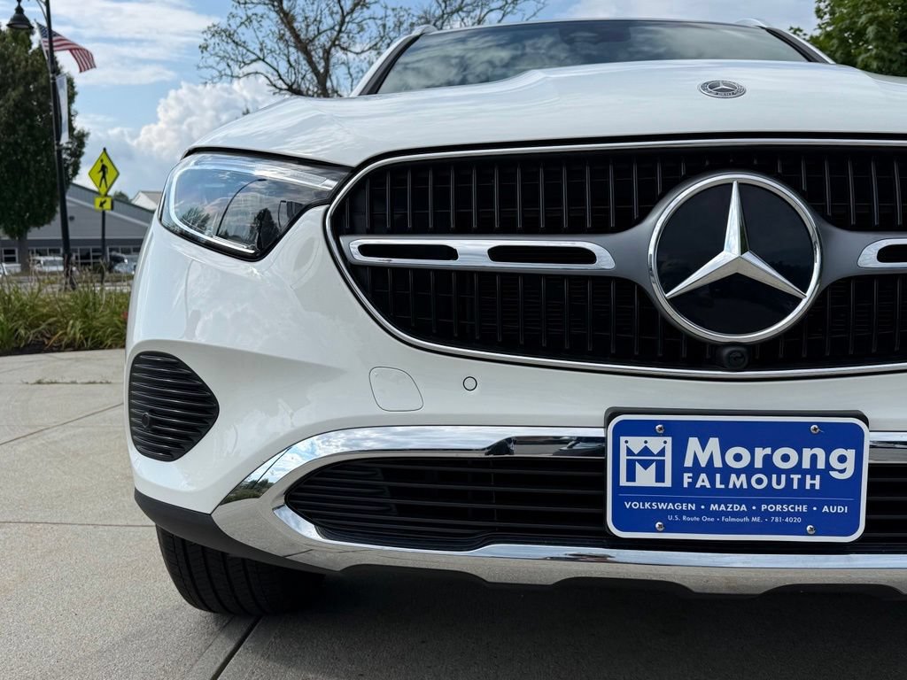 Used 2025 Mercedes-Benz GLC 350e 4MATIC image 5