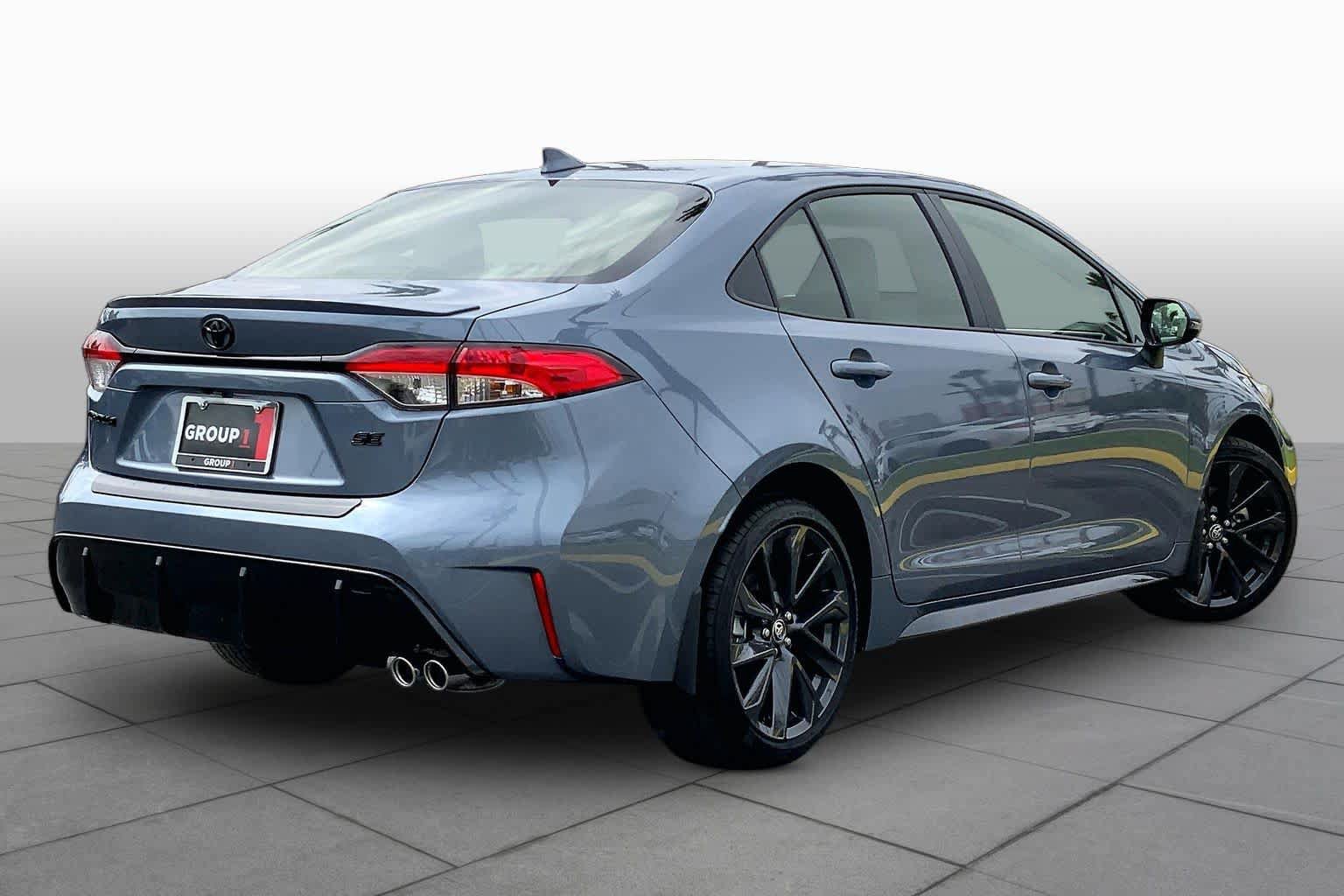 Used 2026 Toyota Corolla SE FWD image 12