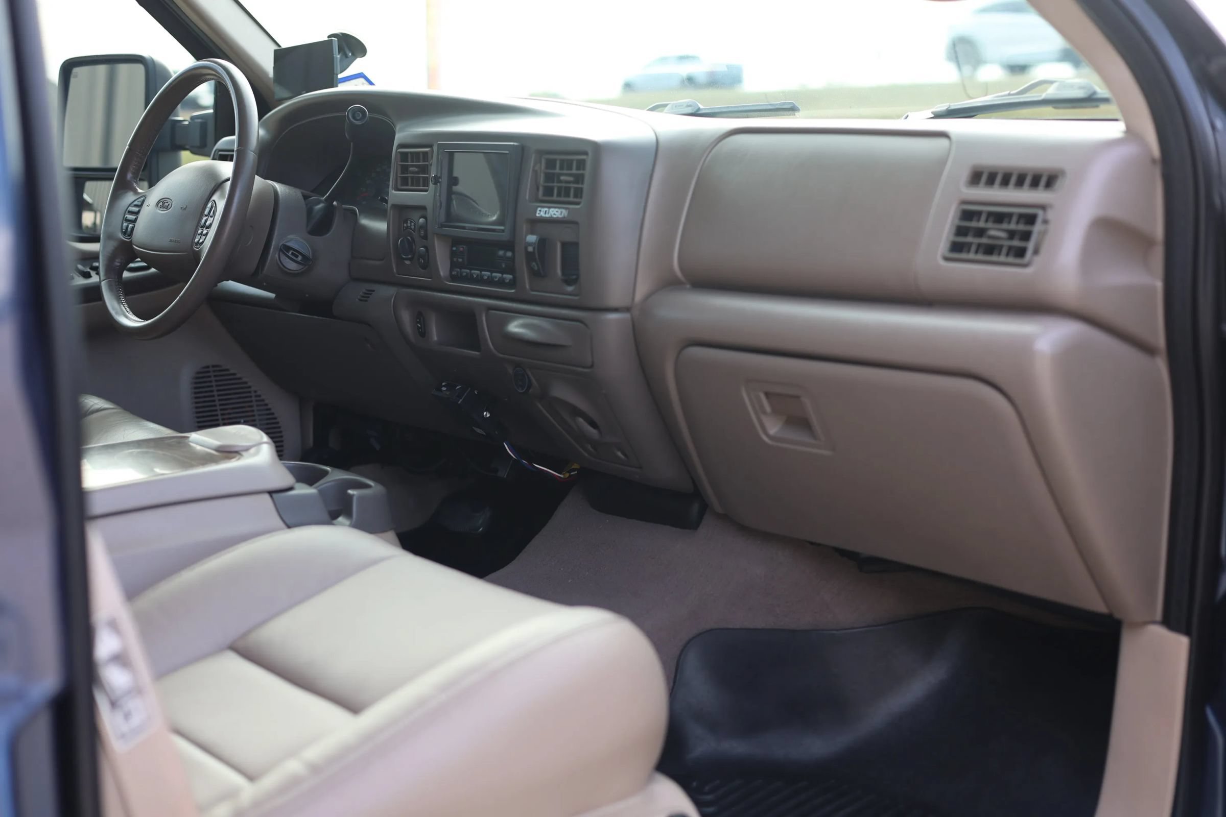 Used 2002 Ford Excursion Limited AWD/4WD image 26