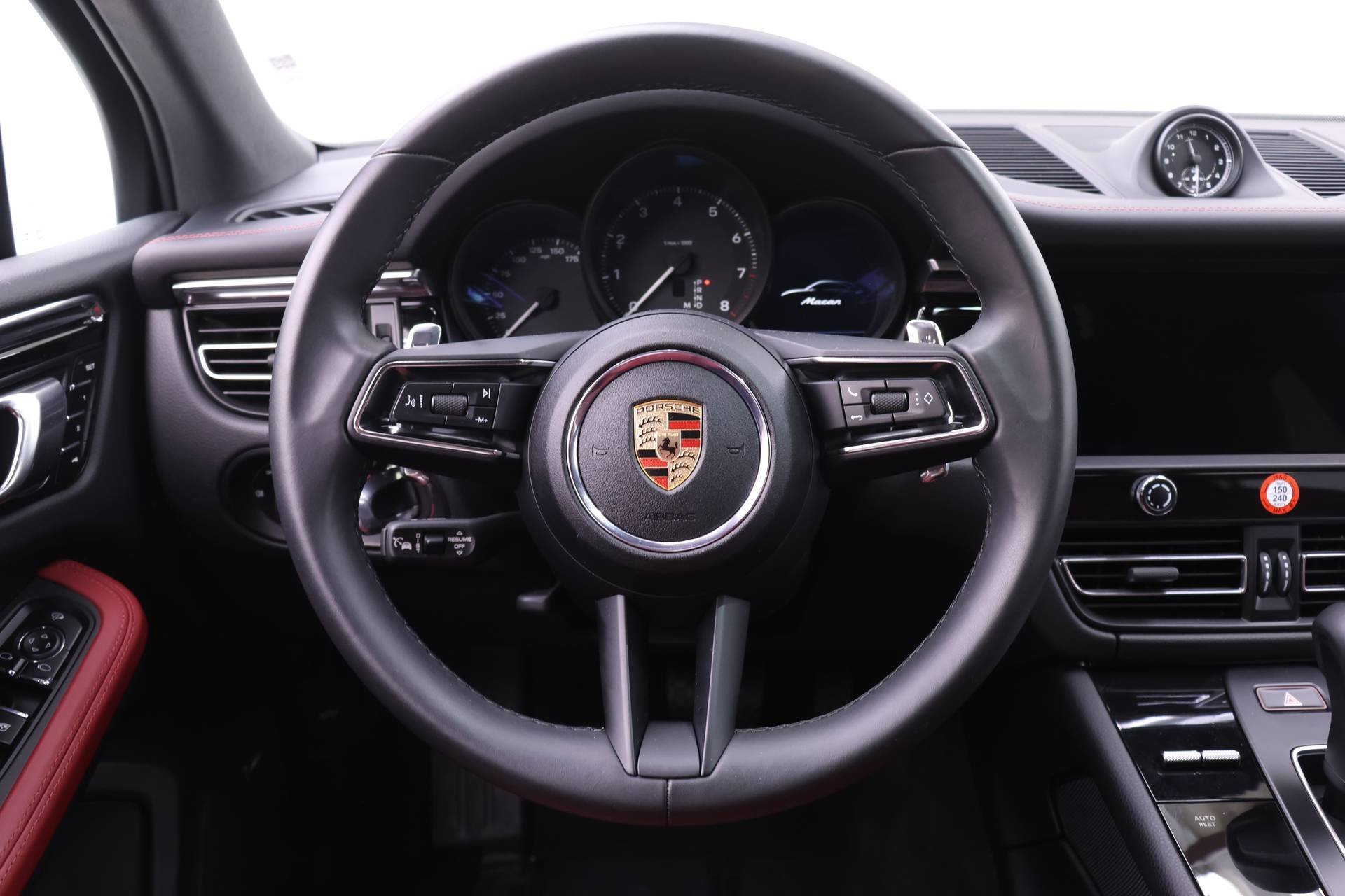 Used 2025 Porsche Macan image 20