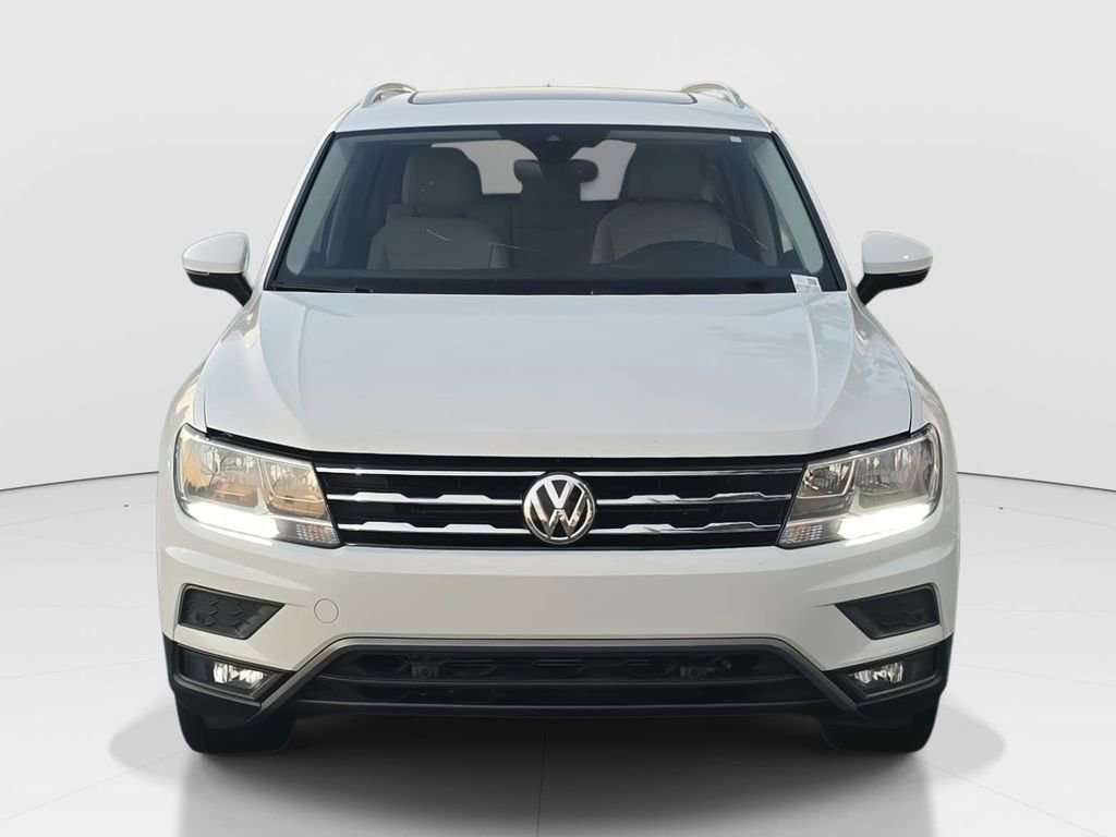 Used 2020 Volkswagen Tiguan SEL image 2