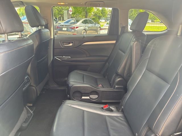 Used 2015 Toyota Highlander XLE AWD/4WD image 37