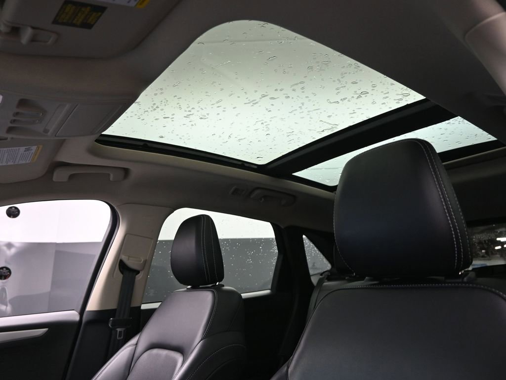 Used 2020 Ford Escape SE Sport image 21