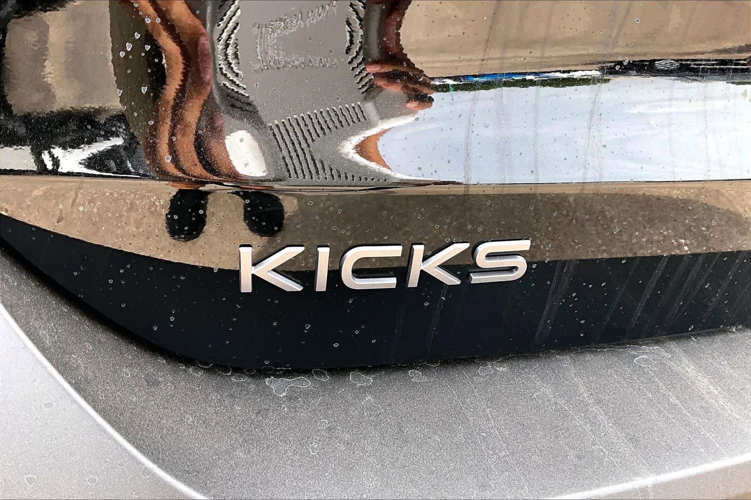 New 2026 Nissan Kicks SR FWD image 8