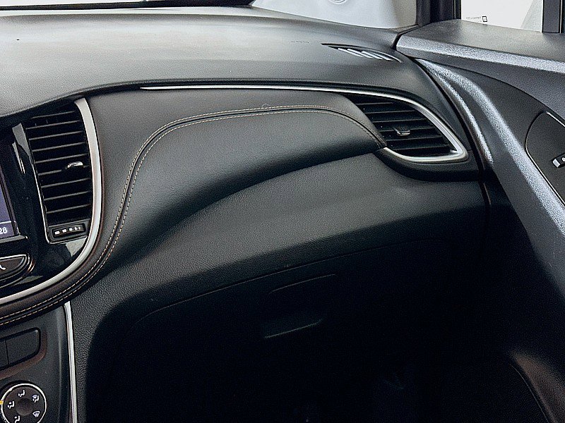 Used 2019 Chevrolet Trax LT w/ LT Convenience Package image 22