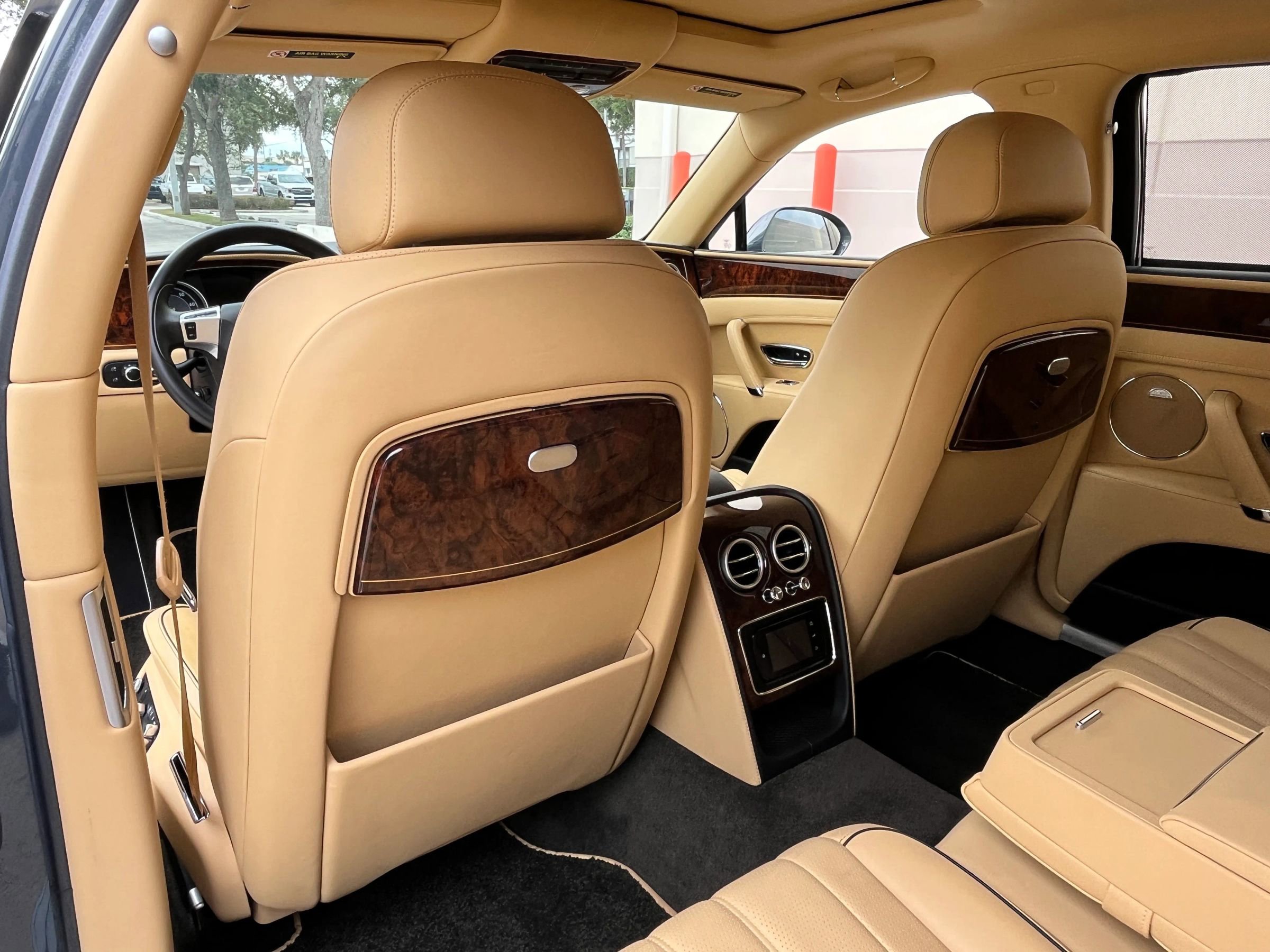 Used 2015 Bentley Flying Spur W12 image 15