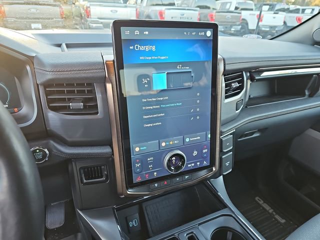 Used 2022 Ford F150 Lightning Lariat image 20