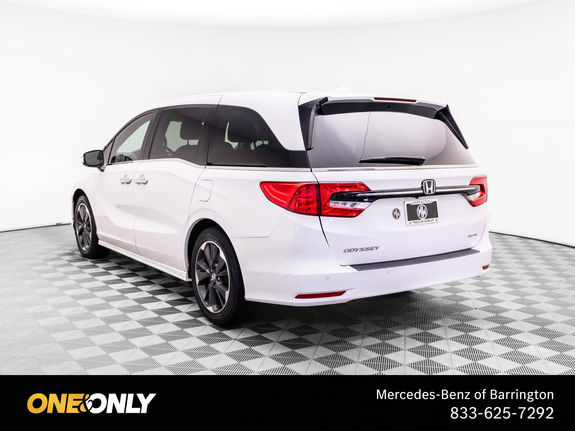Used 2024 Honda Odyssey Elite image 3
