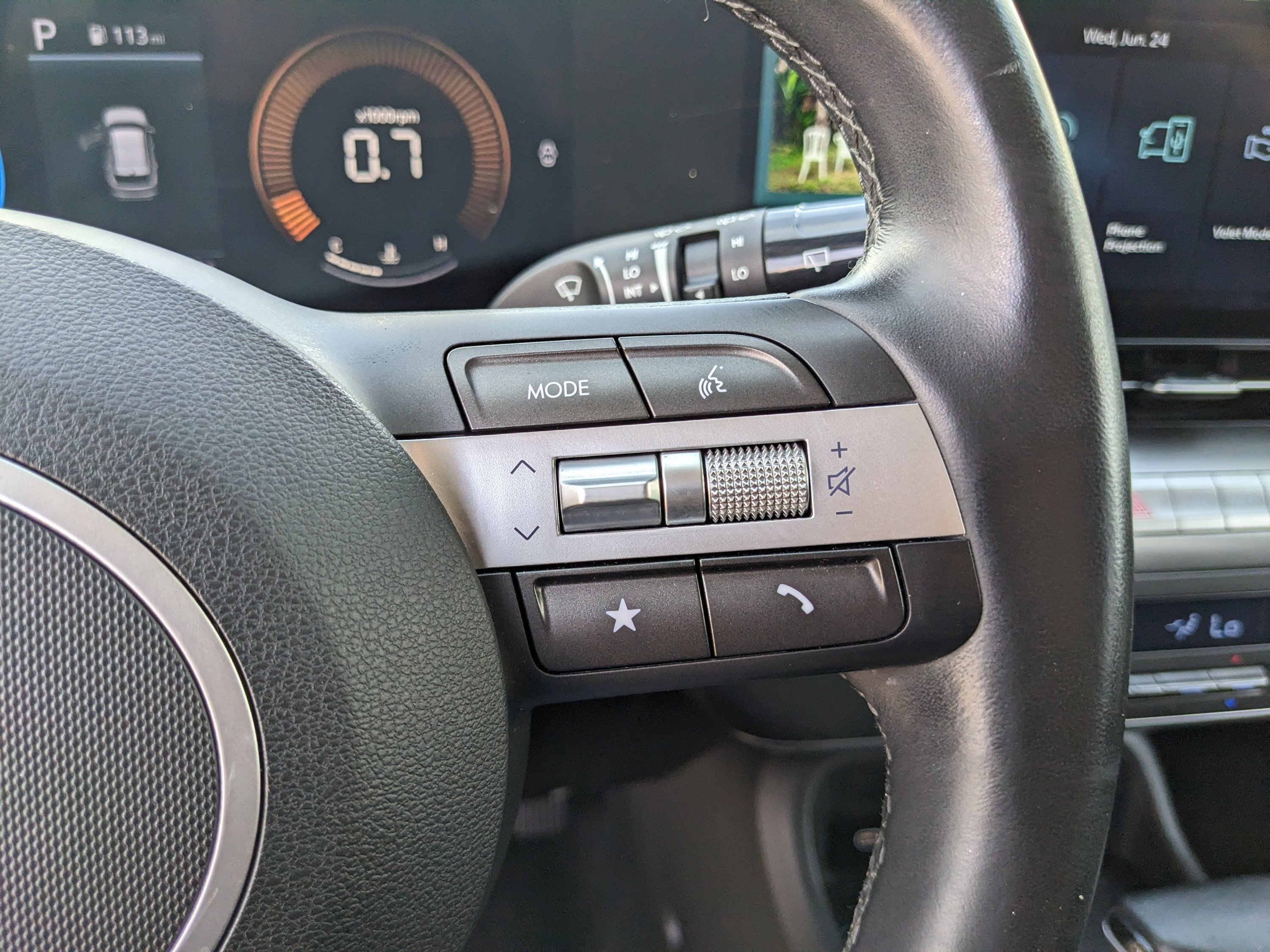 Used 2025 Hyundai Kona SEL FWD image 31