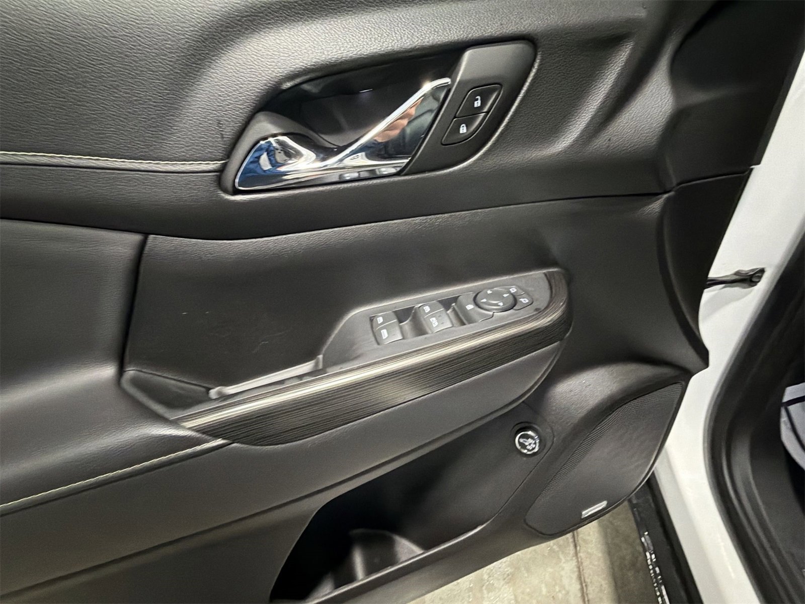 Used 2023 GMC Acadia SLT image 22