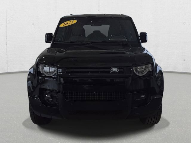 Used 2025 Land Rover Defender 110 X-Dynamic SE image 2