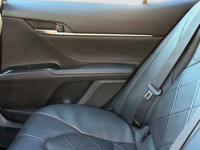 Used 2018 Toyota Camry XLE FWD image 12