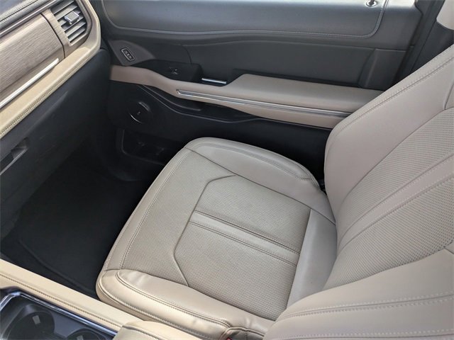 Used 2023 Ford Expedition Max Limited image 20