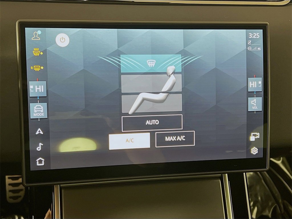 Certified 2025 Land Rover Range Rover Evoque Dynamic SE image 16