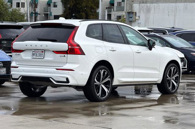 Certified 2023 Volvo XC60 B6 Ultimate w/ Protection Package Premier image 3