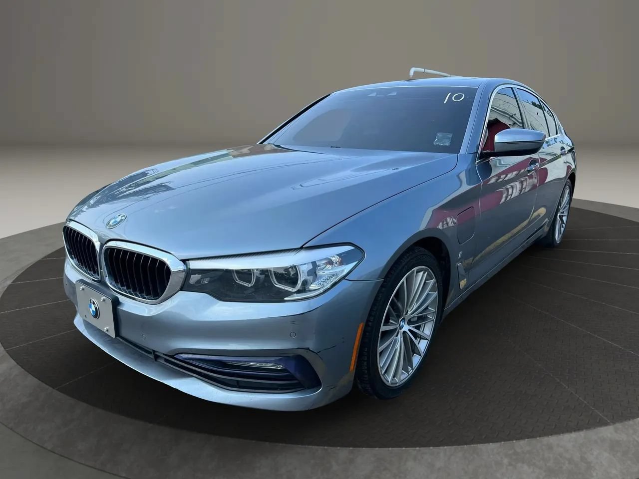 Used 2018 BMW 530e xDrive w/ Premium Package 2 AWD/4WD image 1