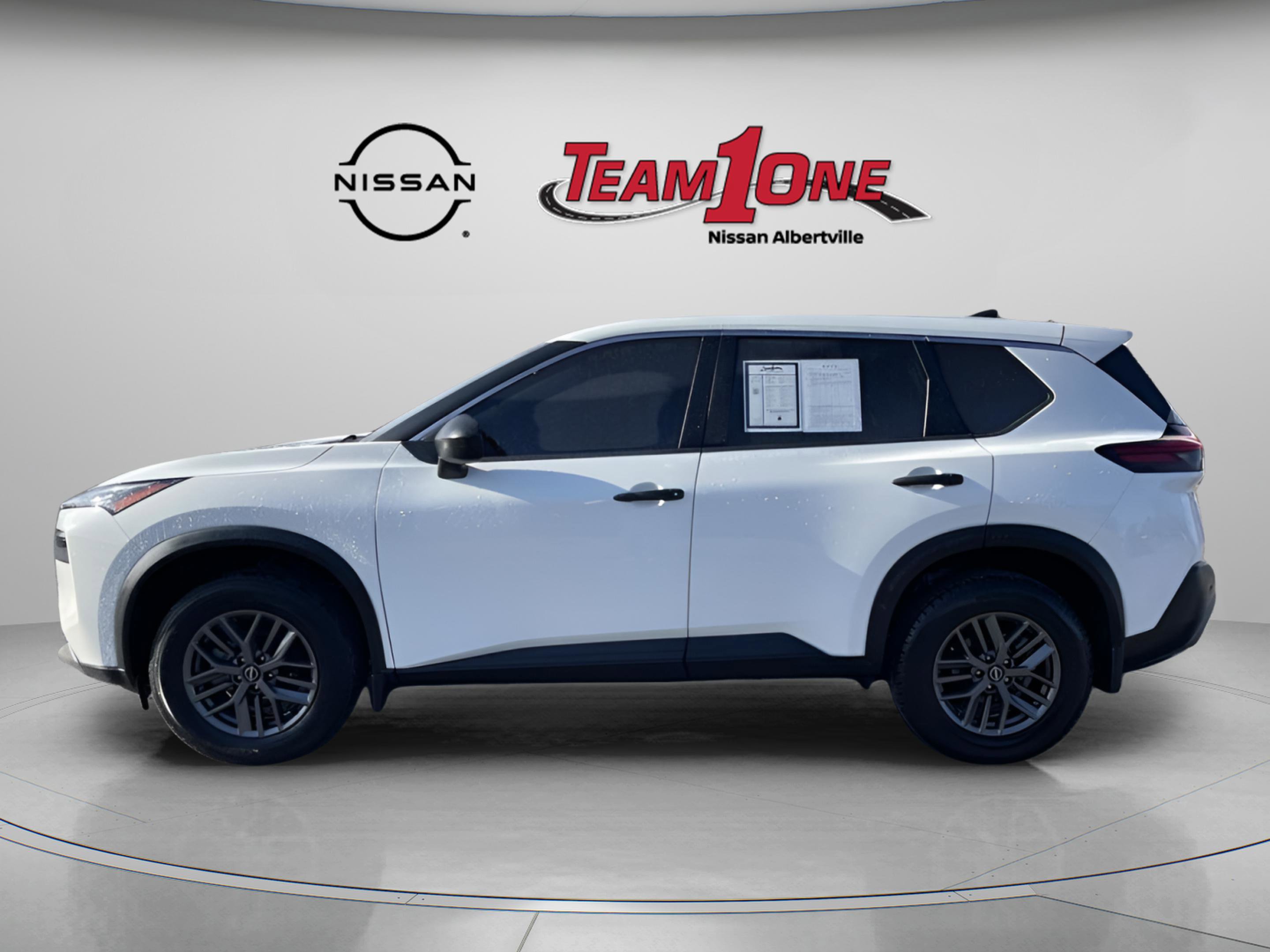 Used 2022 Nissan Rogue S image 5