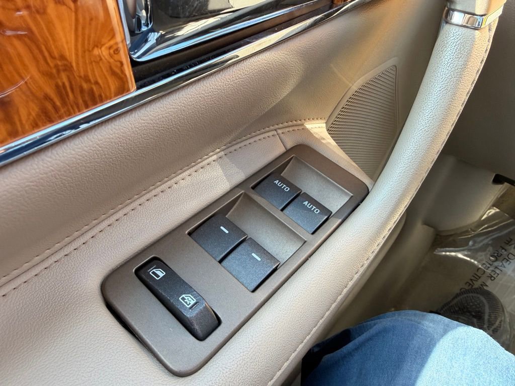 Used 2013 Lincoln MKX FWD image 21