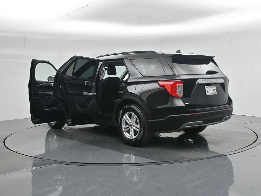 Certified 2022 Ford Explorer XLT w/ Equipment Group 202A image 27