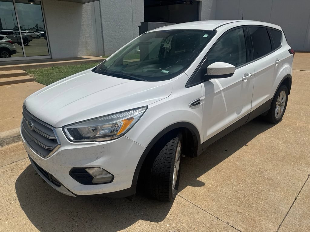 Used 2019 Ford Escape SE FWD image 3